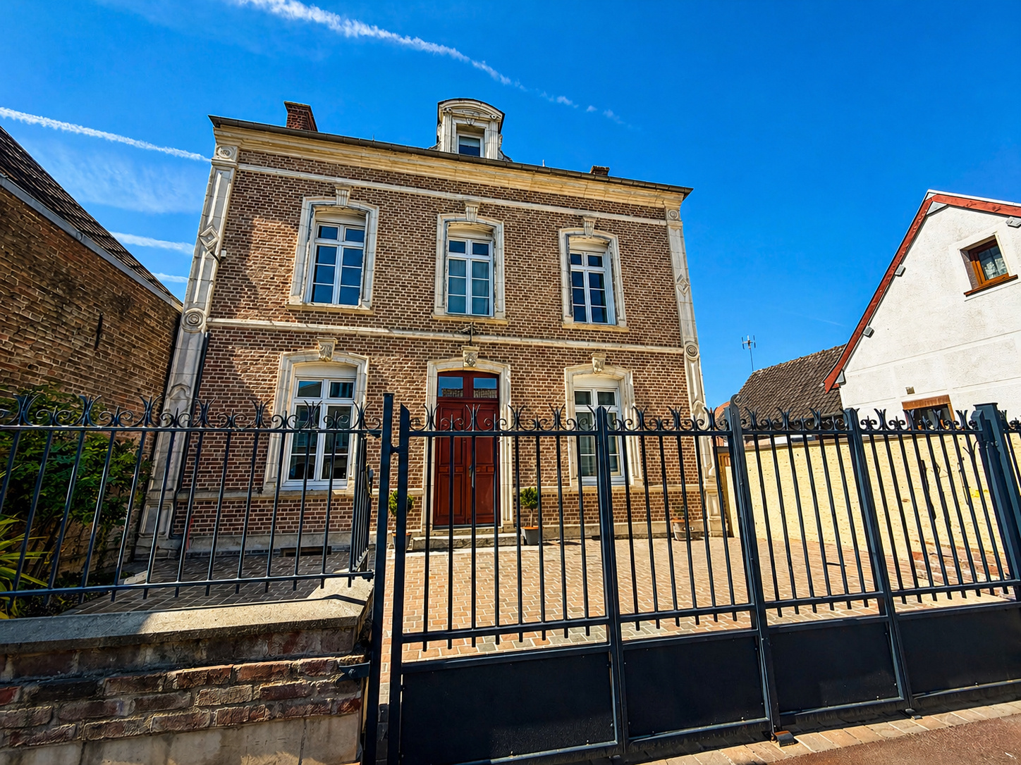 Immo80 – L'immobilier à Amiens et dans la Somme-EN EXCLUSIVITE sur la commune de FLIXECOURT : SUPERBE MAISON DE MAITRE de 150 m2 avec beau jardin...