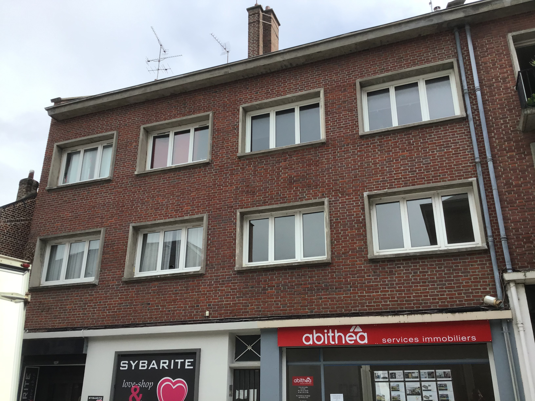 Immo80 – L'immobilier à Amiens et dans la Somme-AMIENS CENTRE VILLE  : BEL APPARTEMENT T2 DE 46 m2 dans petite copropriété