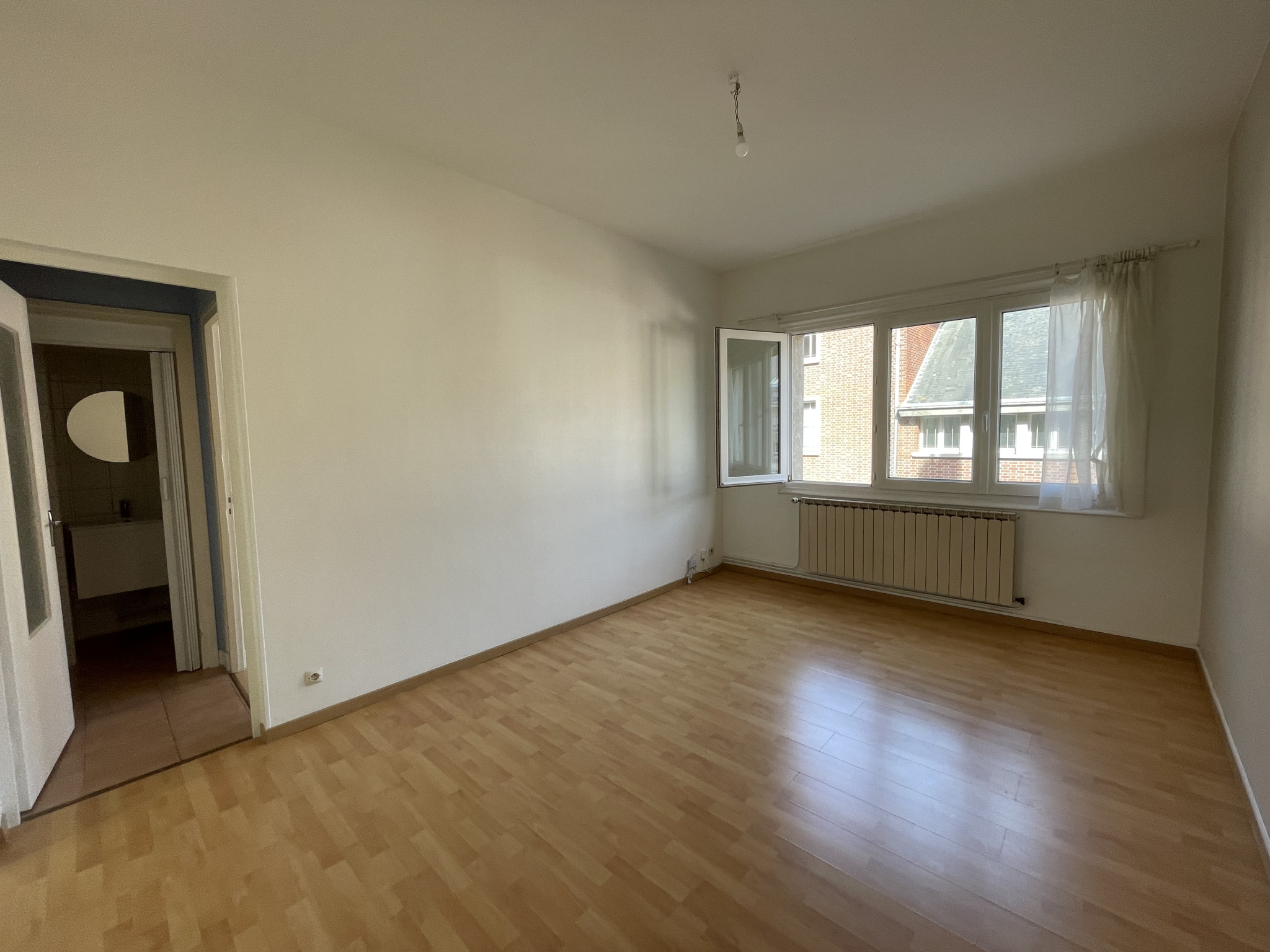 Immo80 – L'immobilier à Amiens et dans la Somme-AMIENS CENTRE VILLE  : BEL APPARTEMENT T2 DE 46 m2 dans petite copropriété