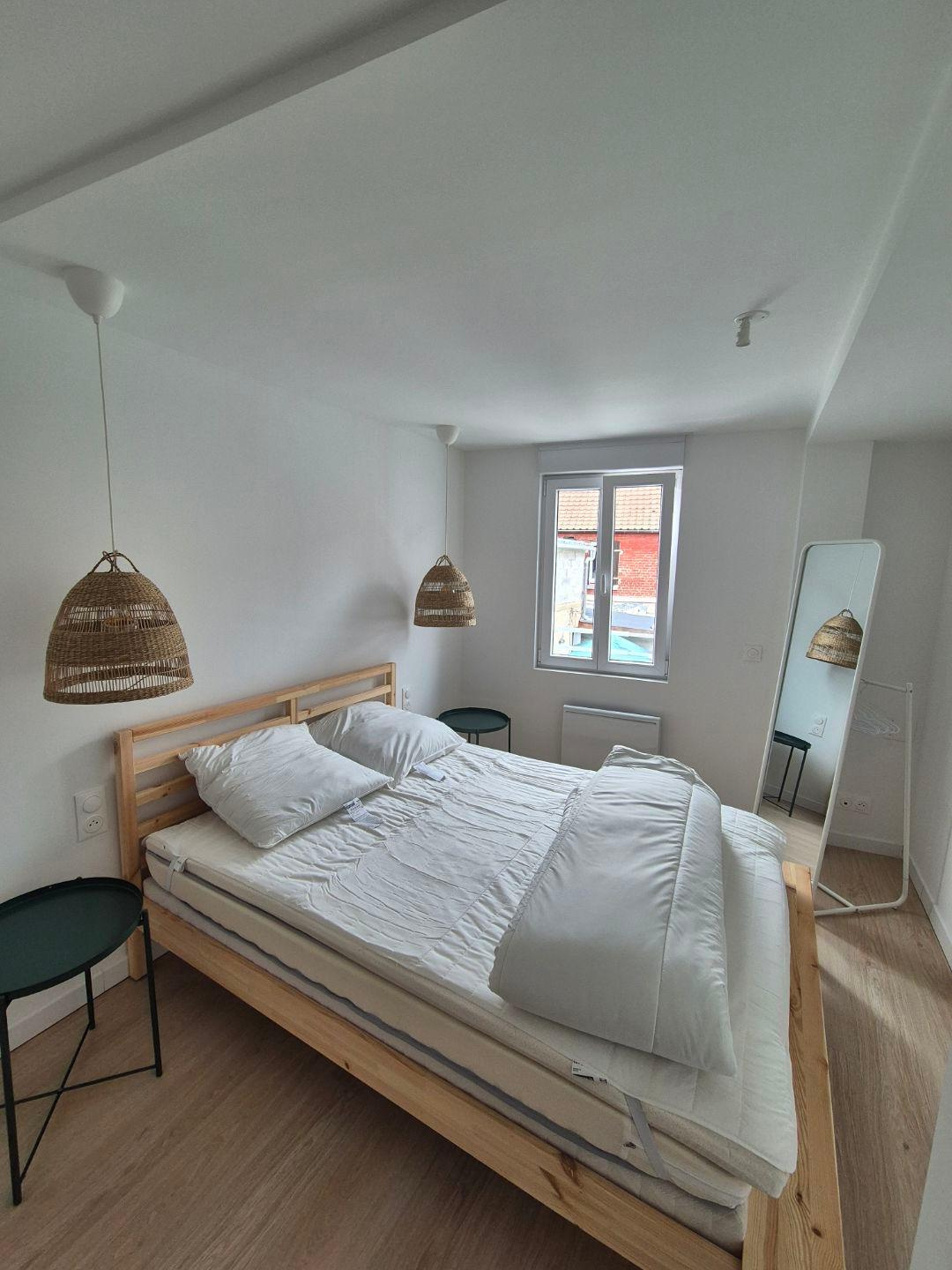 Immo80 – L'immobilier à Amiens et dans la Somme-CAMON : JOLIE MAISON T4 MEUBLEE en retrait de rue avec cour