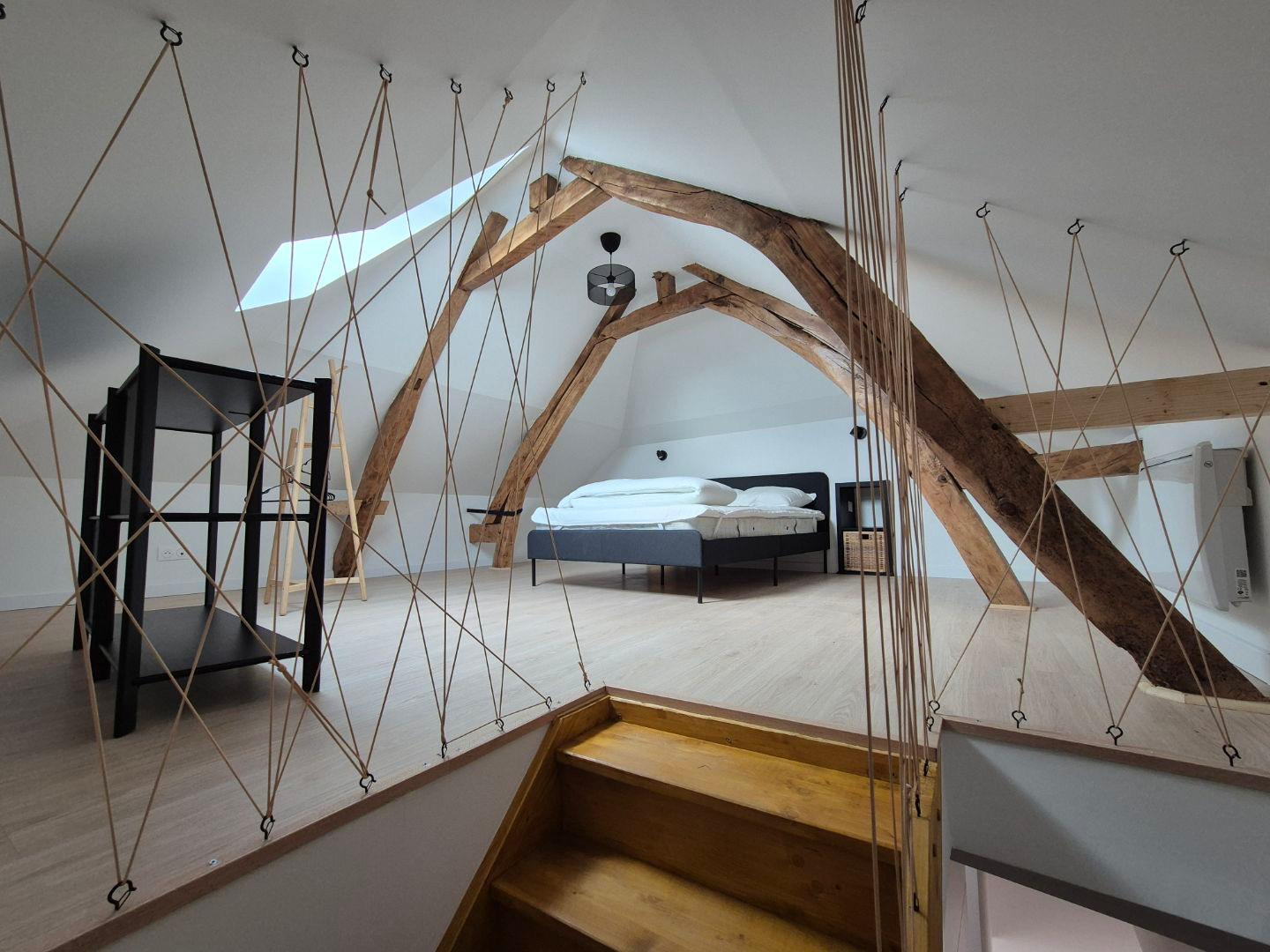 Immo80 – L'immobilier à Amiens et dans la Somme-CAMON : JOLIE MAISON T4 MEUBLEE en retrait de rue avec cour