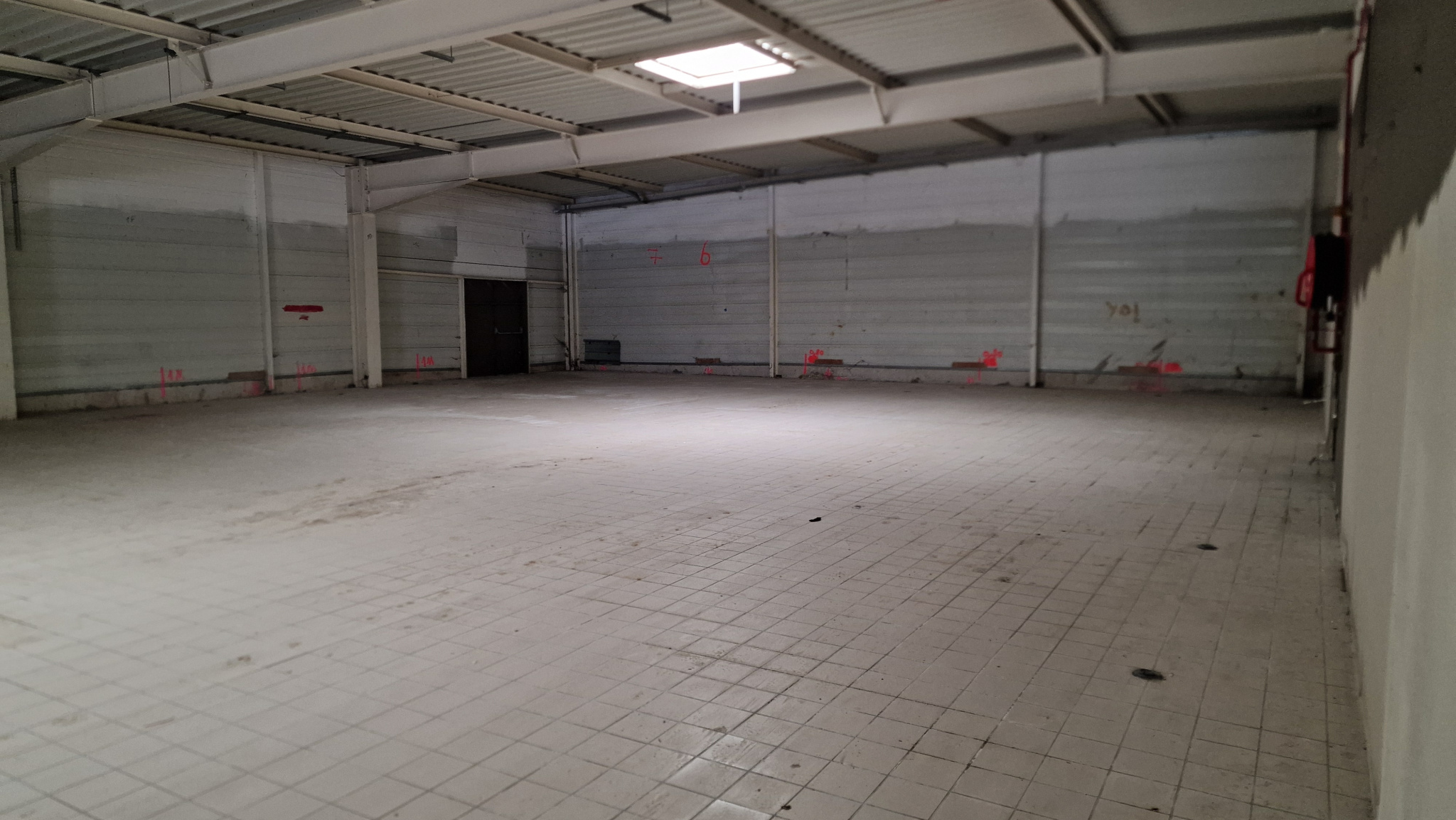 Immo80 – L'immobilier à Amiens et dans la Somme-JUMEL – GRAND LOCAL COMMERCIAL  (Entrée AILLY SUR NOYE)