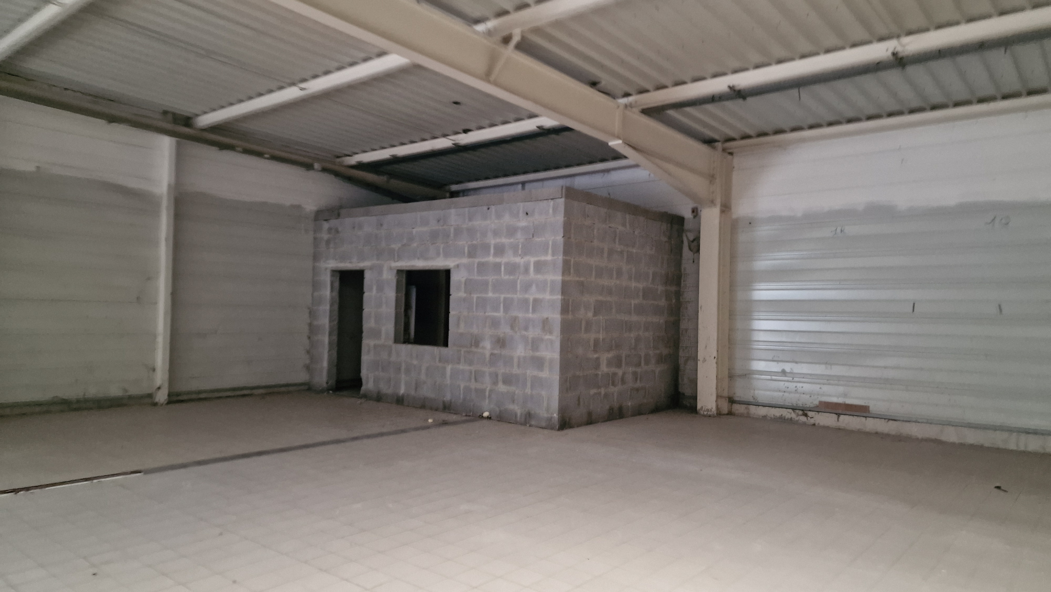 Immo80 – L'immobilier à Amiens et dans la Somme-JUMEL – GRAND LOCAL COMMERCIAL  (Entrée AILLY SUR NOYE)