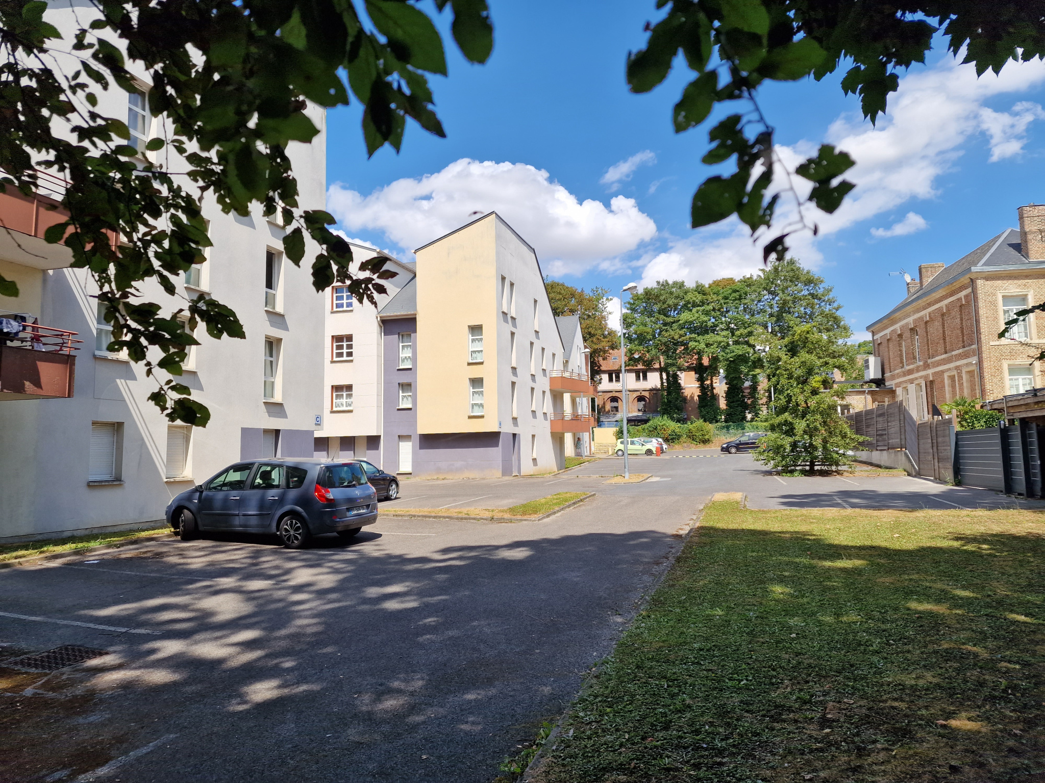 Immo80 – L'immobilier à Amiens et dans la Somme-F2 MEUBLE avec parking, Fac Citadelle et Facs d&rsquo;Arts