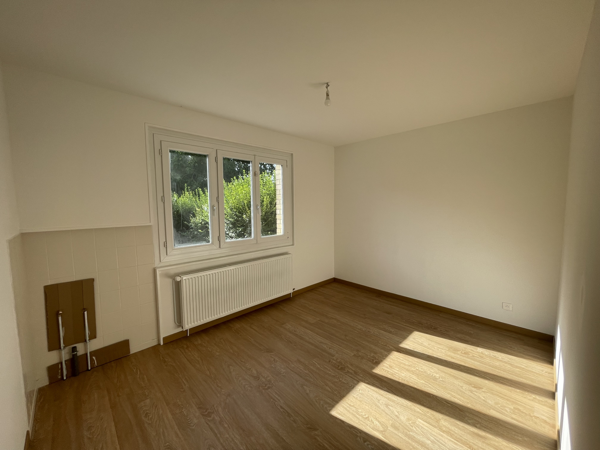 Immo80 – L'immobilier à Amiens et dans la Somme-BERTANGLES : JOLI PAVILLON INDIVIDUEL DE PLAIN-PIED SUR SOUS-SOL COMPLET