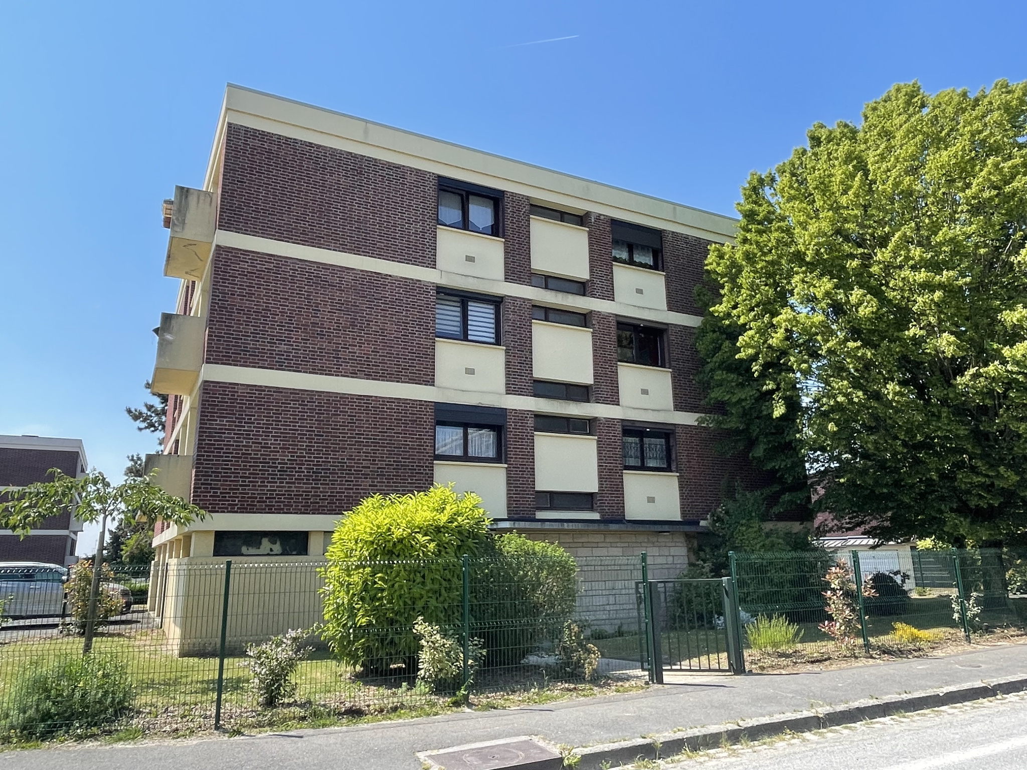 Immo80 – L'immobilier à Amiens et dans la Somme-AMIENS ST PIERRE  – PARC RENE COTY : TRES BEL APPARTEMENT T4 avec GARAGE ET CELLIER