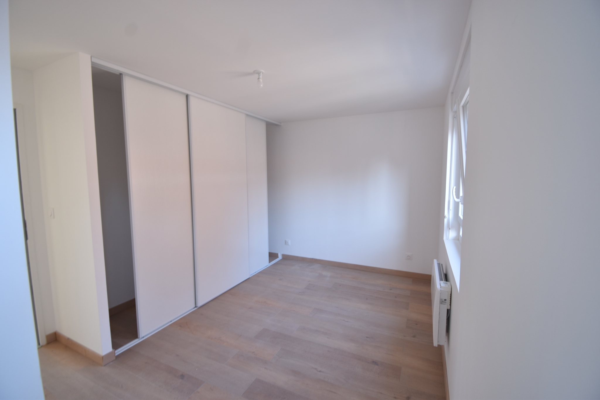 Immo80 – L'immobilier à Amiens et dans la Somme-CORBIE CENTRE VILLE : TRES BEL APPARTEMENT T2 RECENT