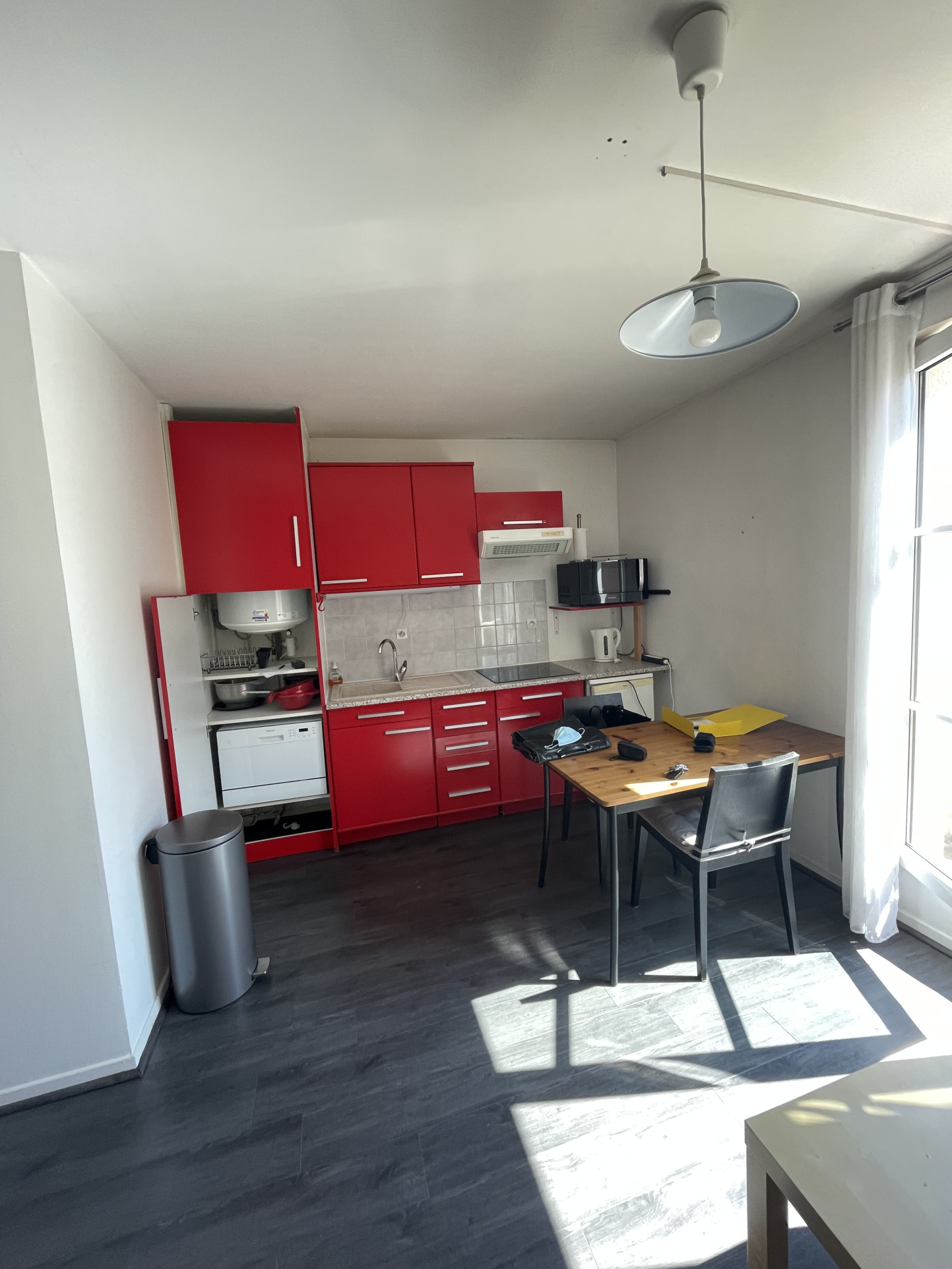 Immo80 – L'immobilier à Amiens et dans la Somme-AMIENS ST PIERRE – rue Eloi Morel : APPARTEMENT T1 MEUBLE de 29,73 m2 avec parking et petit balcon