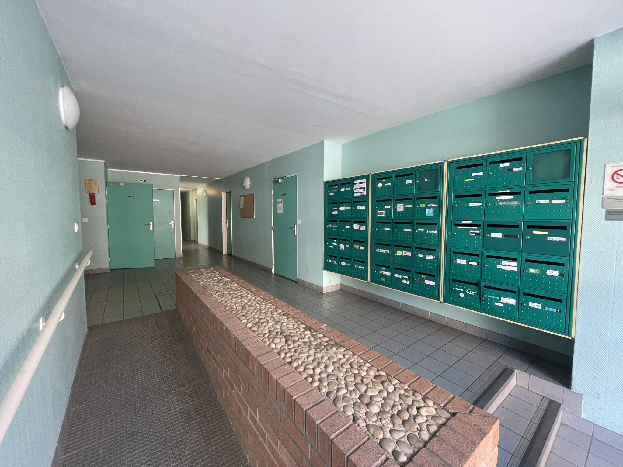 Immo80 – L'immobilier à Amiens et dans la Somme-AMIENS ST PIERRE – rue Eloi Morel : APPARTEMENT T1 MEUBLE de 29,73 m2 avec parking et petit balcon