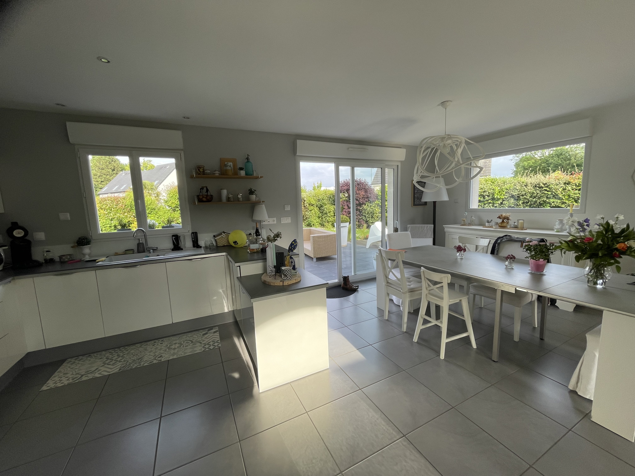 Immo80 – L'immobilier à Amiens et dans la Somme-SECTEUR VILLERS BOCAGE : SUPERBE PAVILLON INDIVIDUEL MEUBLE T6 avec garage et beau jardin clos et arboré