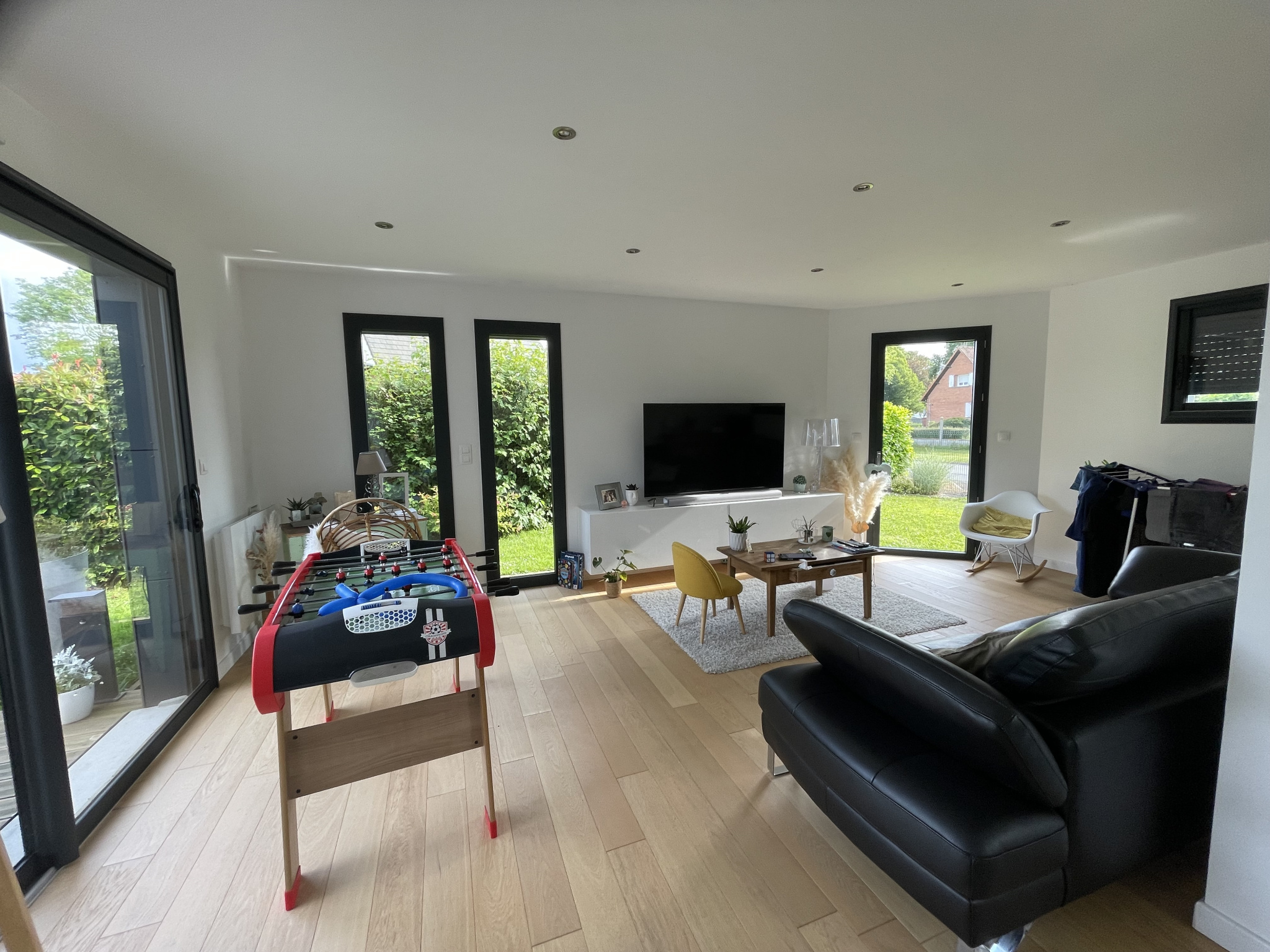 Immo80 – L'immobilier à Amiens et dans la Somme-SECTEUR VILLERS BOCAGE : SUPERBE PAVILLON INDIVIDUEL MEUBLE T6 avec garage et beau jardin clos et arboré