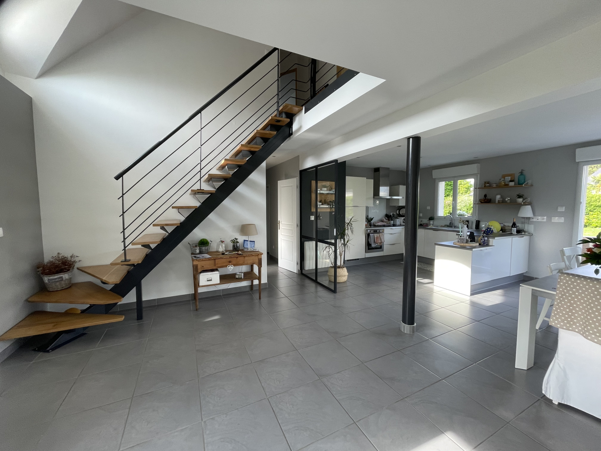 Immo80 – L'immobilier à Amiens et dans la Somme-SECTEUR VILLERS BOCAGE : SUPERBE PAVILLON INDIVIDUEL MEUBLE T6 avec garage et beau jardin clos et arboré