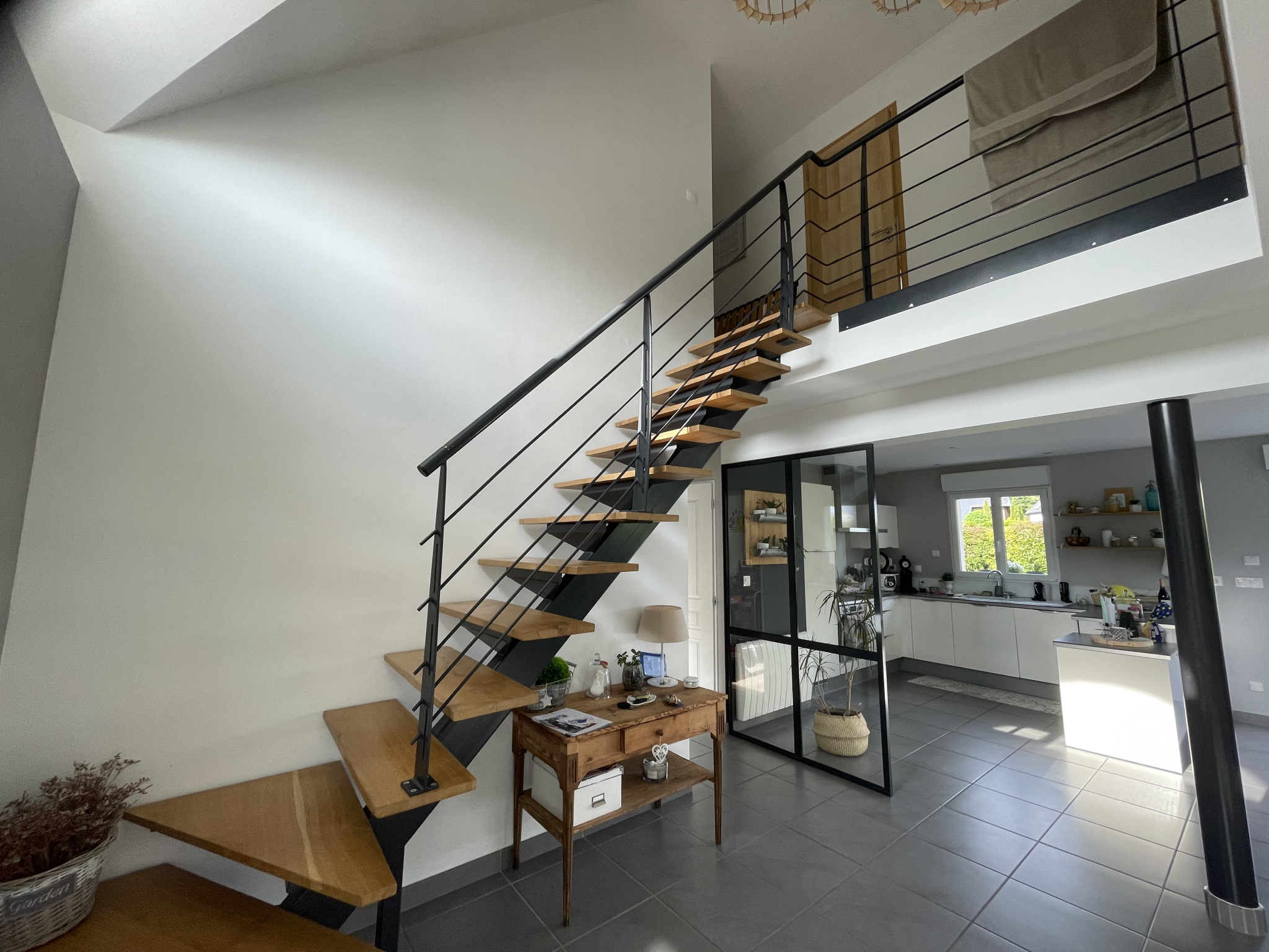 Immo80 – L'immobilier à Amiens et dans la Somme-SECTEUR VILLERS BOCAGE : SUPERBE PAVILLON INDIVIDUEL MEUBLE T6 avec garage et beau jardin clos et arboré