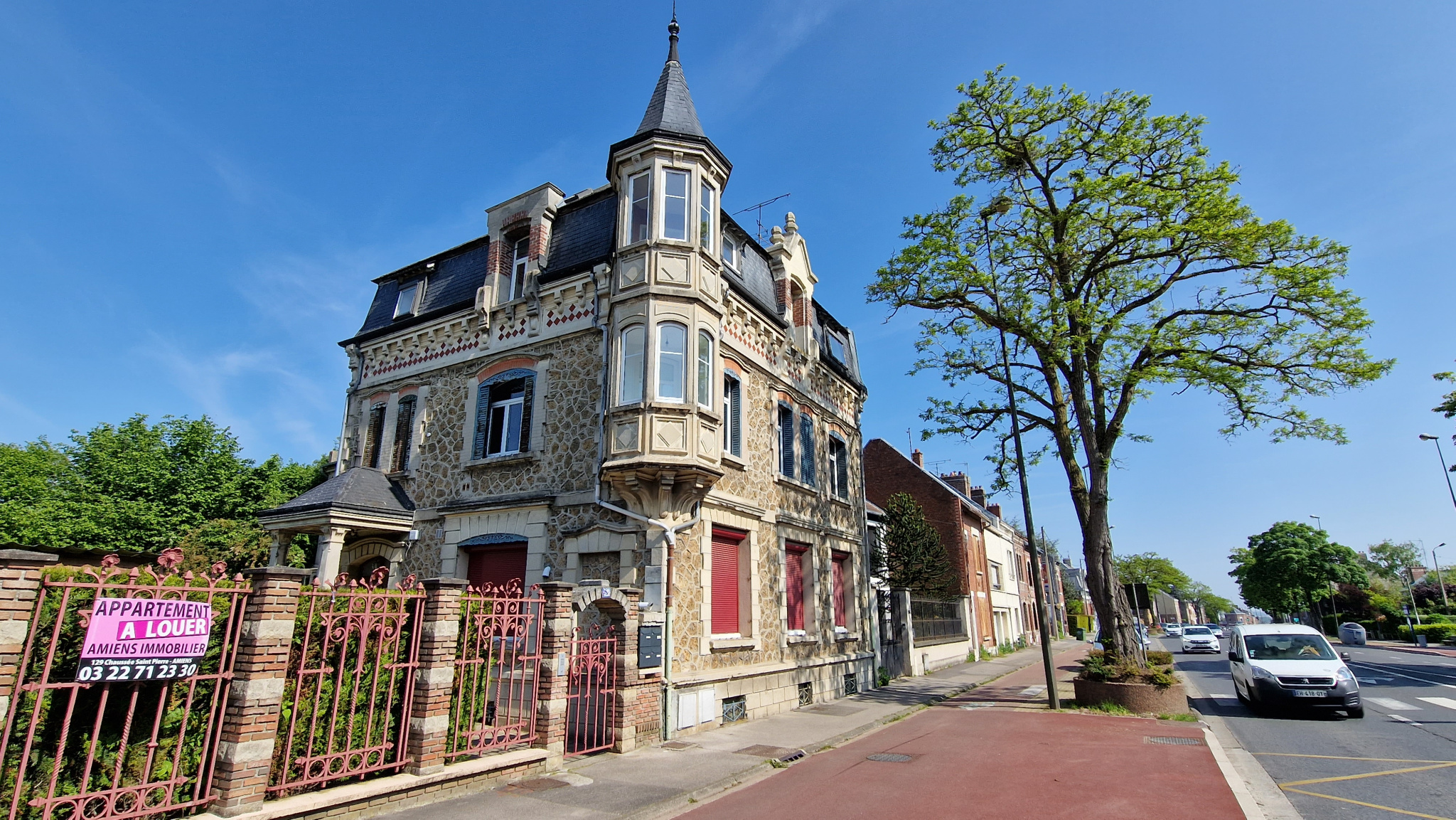 Immo80 – L'immobilier à Amiens et dans la Somme-AMIENS SUD – Avenue du 14 juillet 1789 : SUPERBE BATISSE divisée en 14 logements