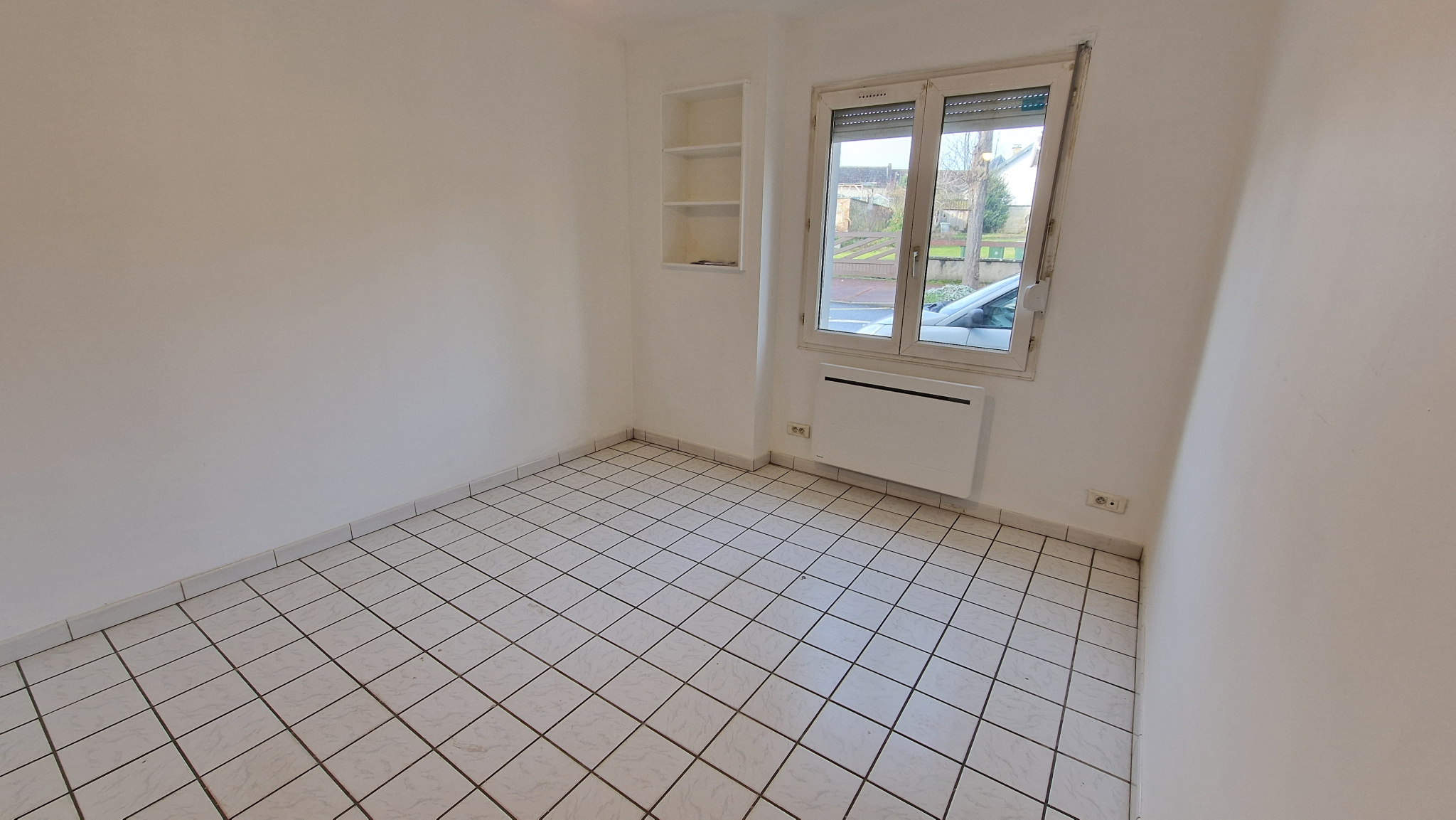 Immo80 – L'immobilier à Amiens et dans la Somme-PONT DE METZ – proche du CHU et CAMPUS SUD : STUDIO refait à neuf
