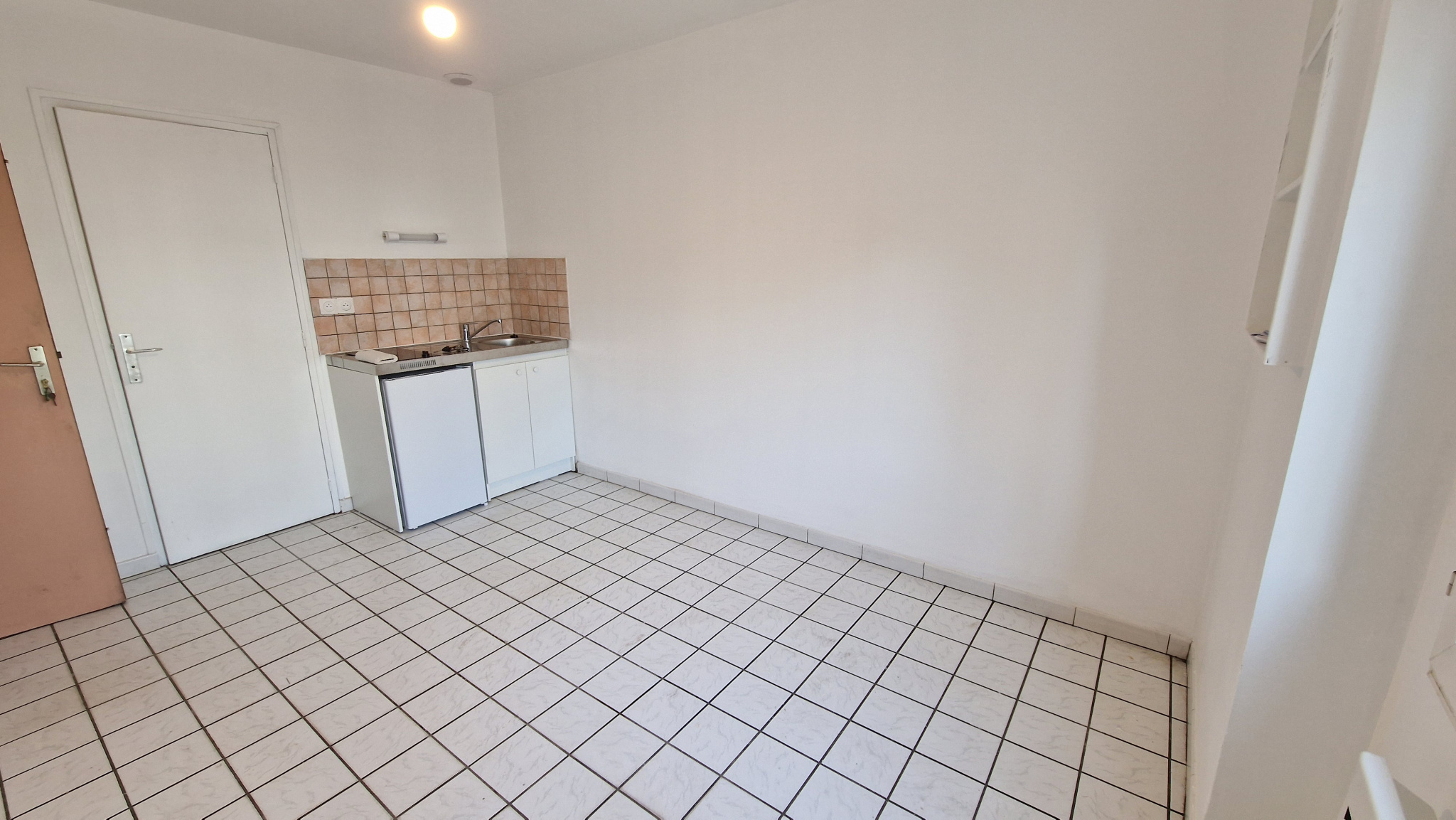 Immo80 – L'immobilier à Amiens et dans la Somme-PONT DE METZ – proche du CHU et CAMPUS SUD : STUDIO refait à neuf