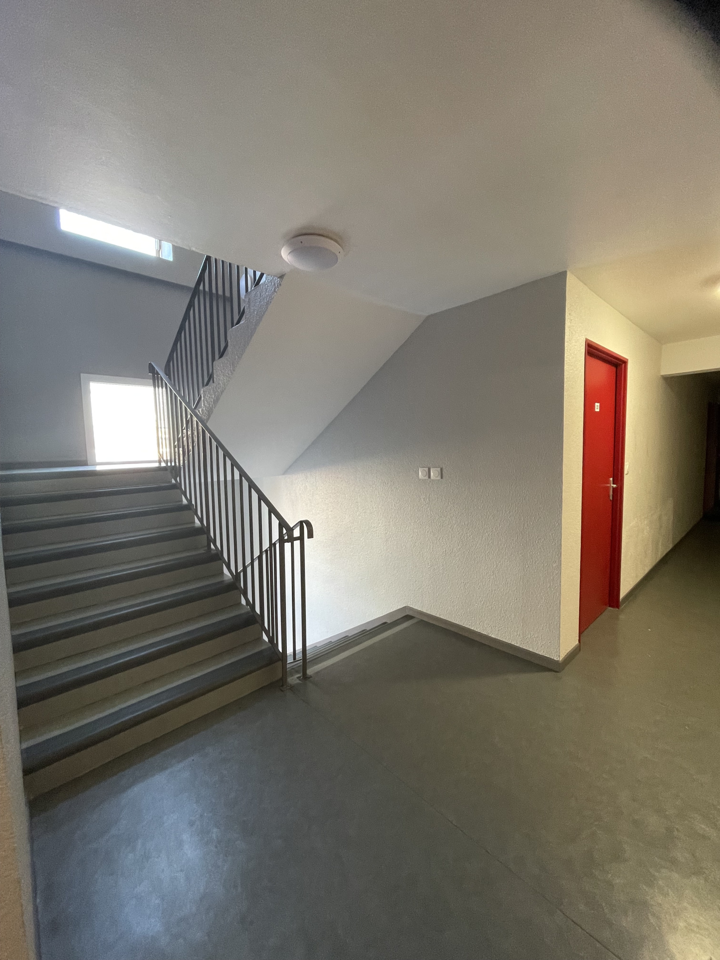 Immo80 – L'immobilier à Amiens et dans la Somme-AMIENS ST PIERRE  – proche Citadelle : BEAU STUDIO dans résidence sécurisée