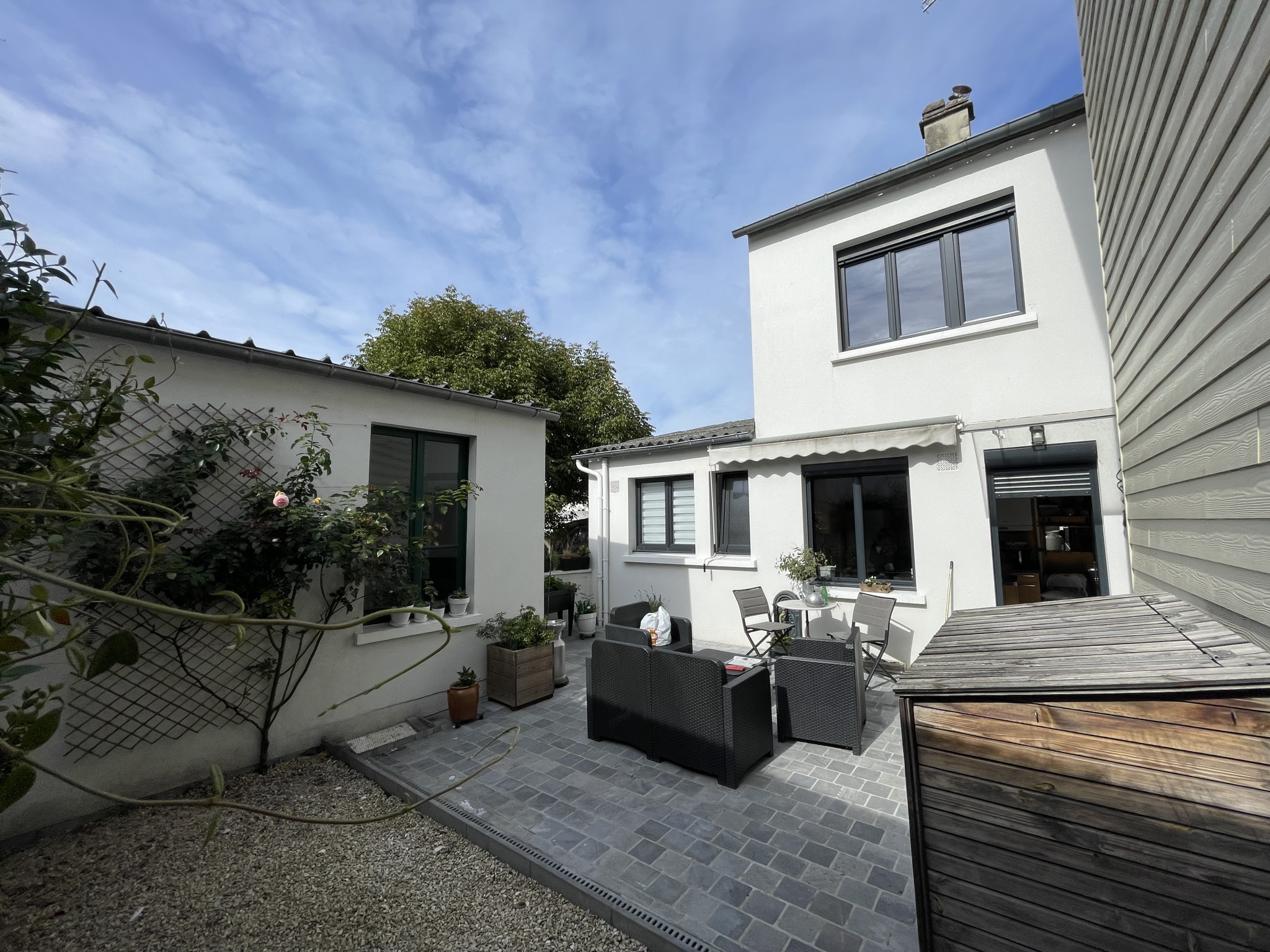 Immo80 – L'immobilier à Amiens et dans la Somme-EN EXCLUSIVITE SUR PICQUIGNY : MAISON T4 avec belle cour