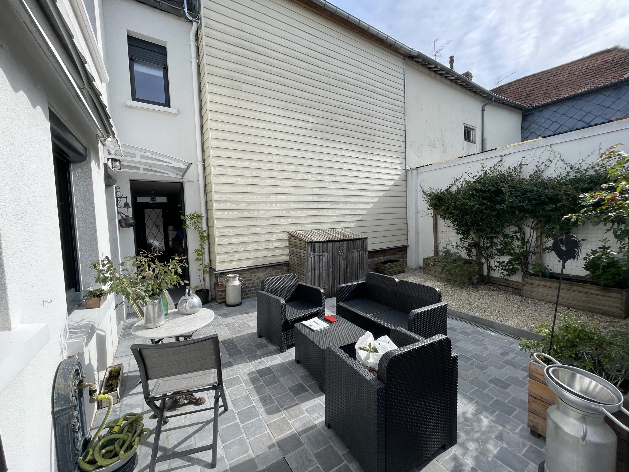 Immo80 – L'immobilier à Amiens et dans la Somme-EN EXCLUSIVITE SUR PICQUIGNY : MAISON T4 avec belle cour