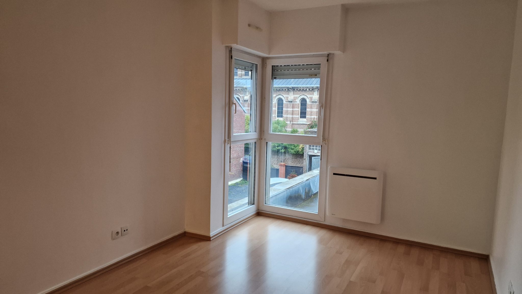 Immo80 – L'immobilier à Amiens et dans la Somme-AMIENS SECTEUR GARE – rue Legrand d’Aussy : BEL APPARTEMENT T3 avec parking en sous-sol dans résidence sécuri