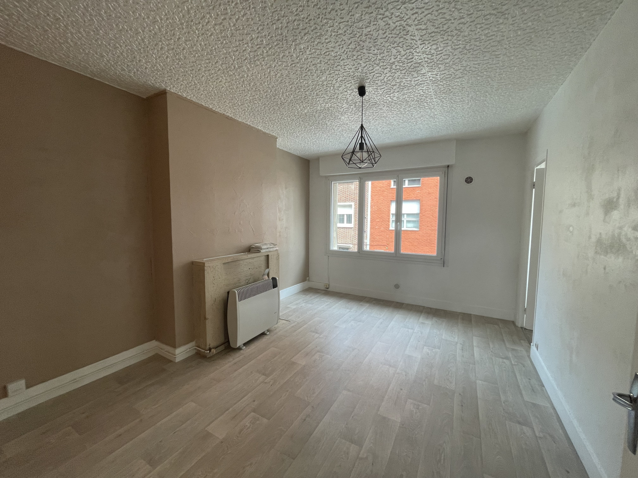 Immo80 – L'immobilier à Amiens et dans la Somme-AMIENS CENTRE VILLE – rue Saint Jacques : APPARTEMENT T2 de 50 m2 avec cave et garage