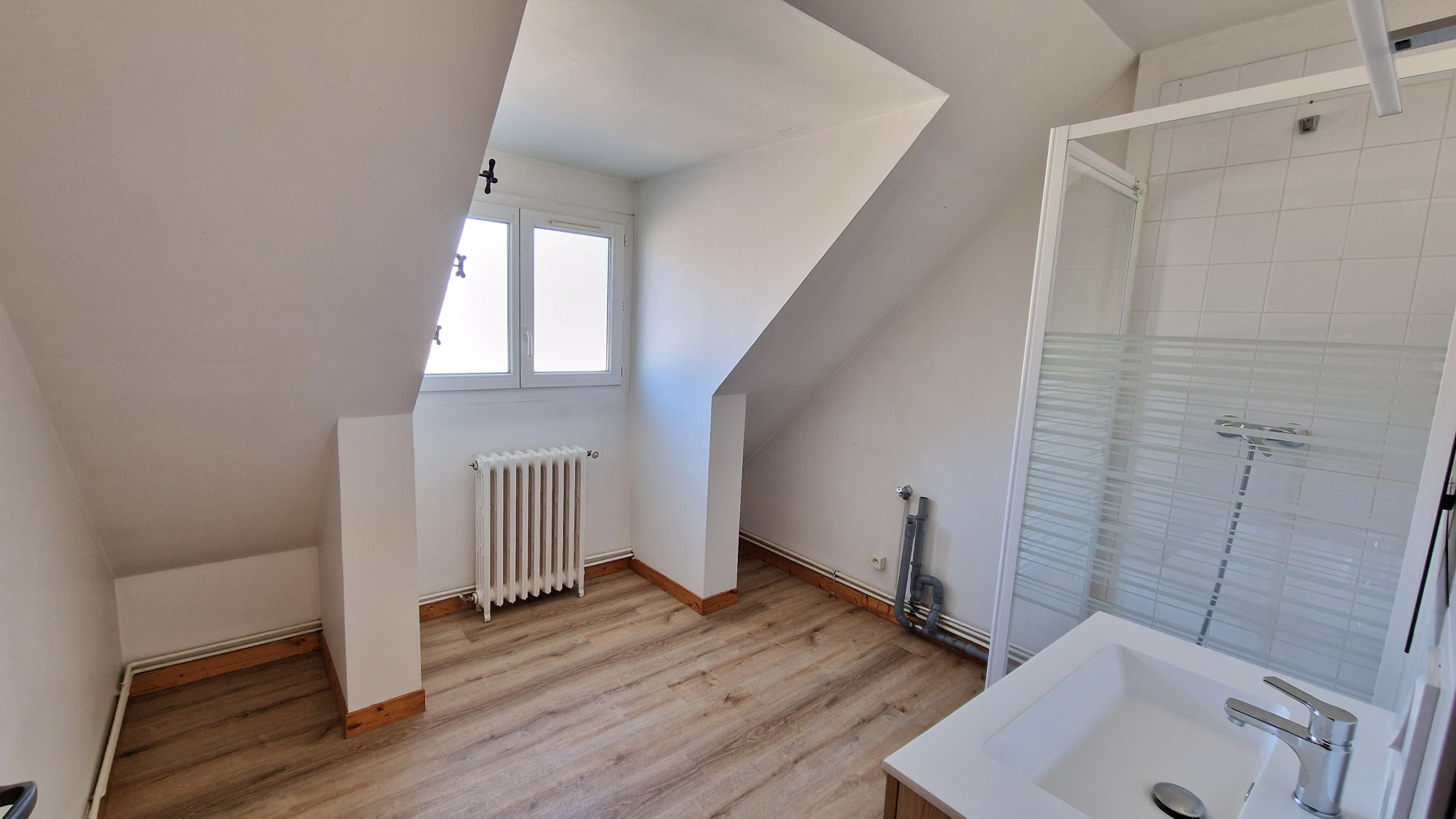 Immo80 – L'immobilier à Amiens et dans la Somme-BRETEUIL – plein centre ville : BEL APPARTEMENT T3