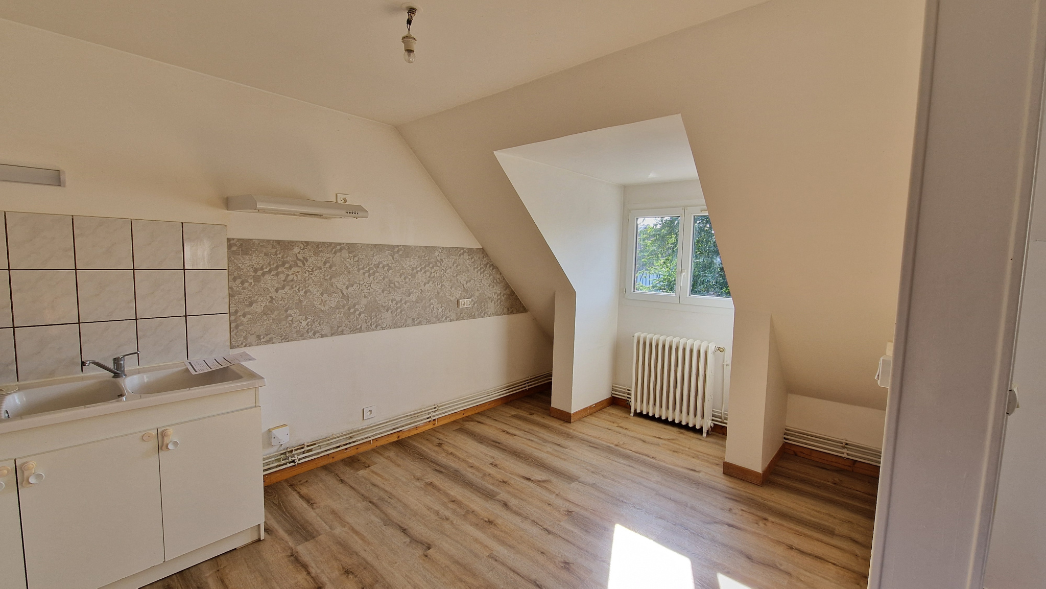 Immo80 – L'immobilier à Amiens et dans la Somme-BRETEUIL – plein centre ville : BEL APPARTEMENT T3