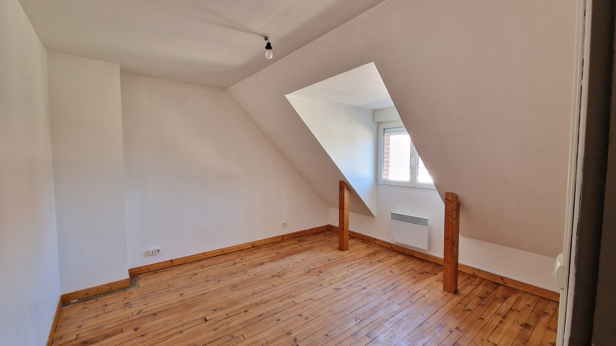 Immo80 – L'immobilier à Amiens et dans la Somme-BRETEUIL – plein centre ville : BEL APPARTEMENT T3