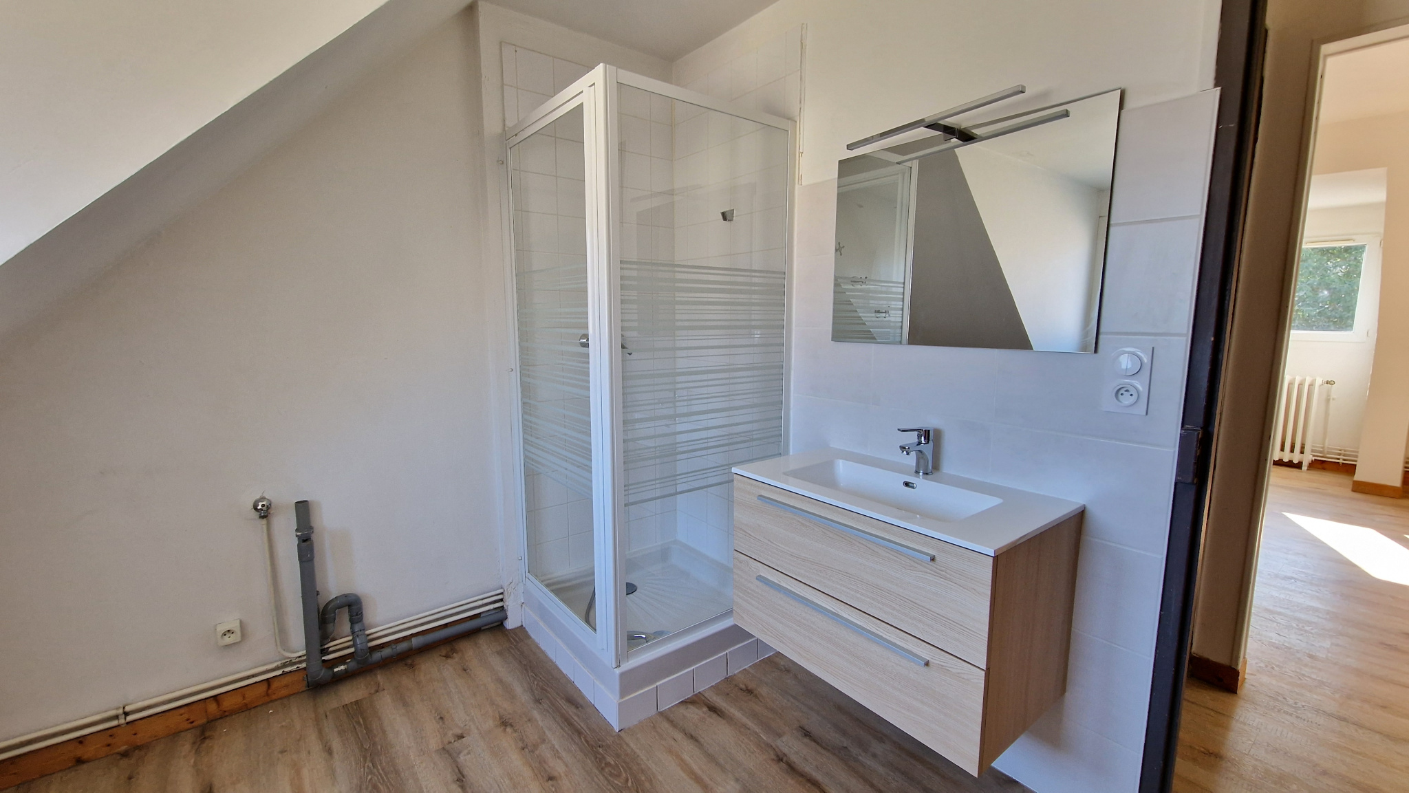 Immo80 – L'immobilier à Amiens et dans la Somme-BRETEUIL – plein centre ville : BEL APPARTEMENT T3