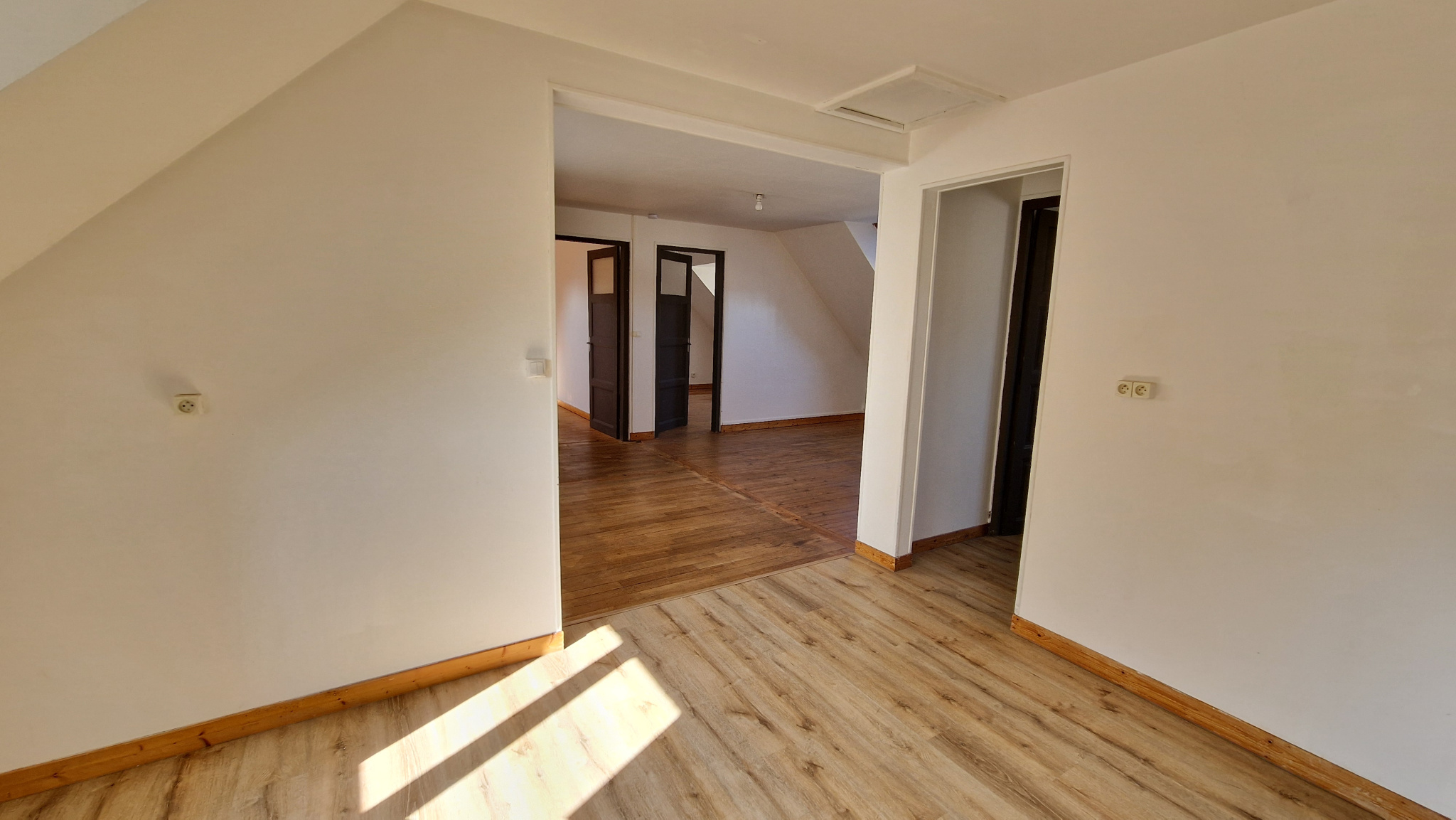 Immo80 – L'immobilier à Amiens et dans la Somme-BRETEUIL – plein centre ville : BEL APPARTEMENT T3