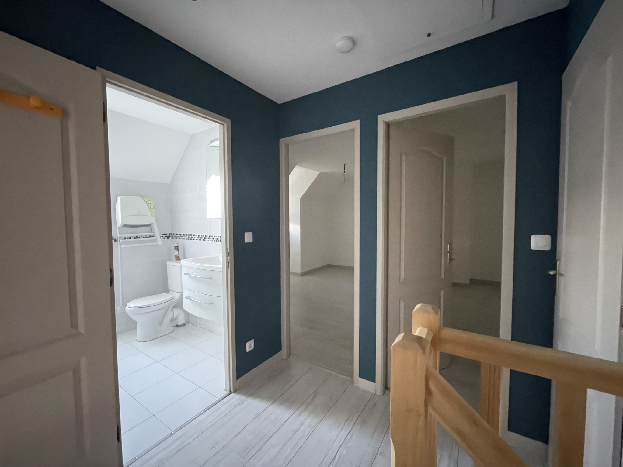 Immo80 – L'immobilier à Amiens et dans la Somme-COMMUNE PROCHE AMIENS – 15 minutes du CHU : TRES JOLI PAVILLON individuel T5 sur sous-sol complet