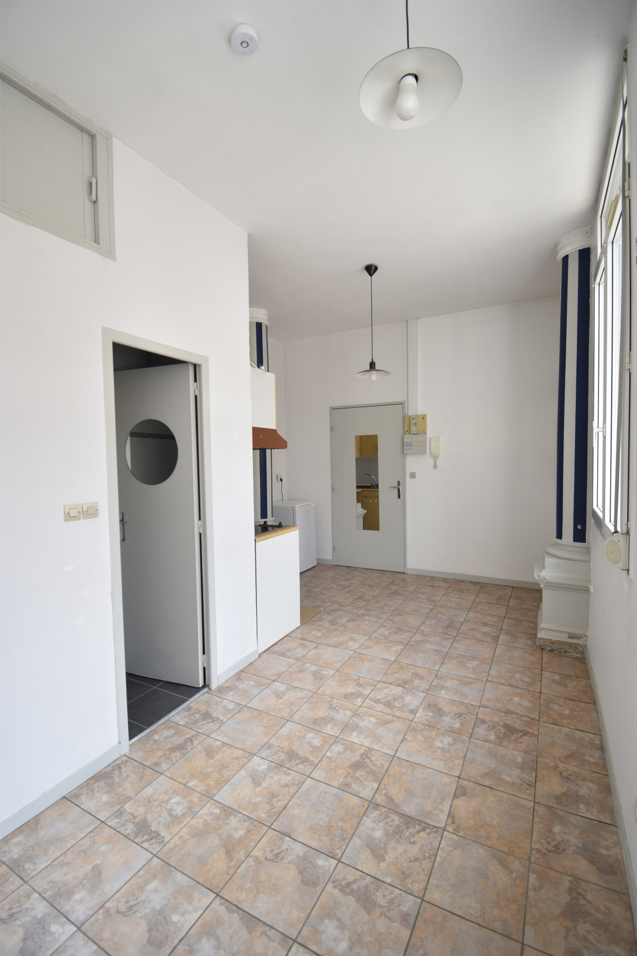 Immo80 – L'immobilier à Amiens et dans la Somme-AMIENS RUE PORION : APPARTEMENT T1 dans COUR