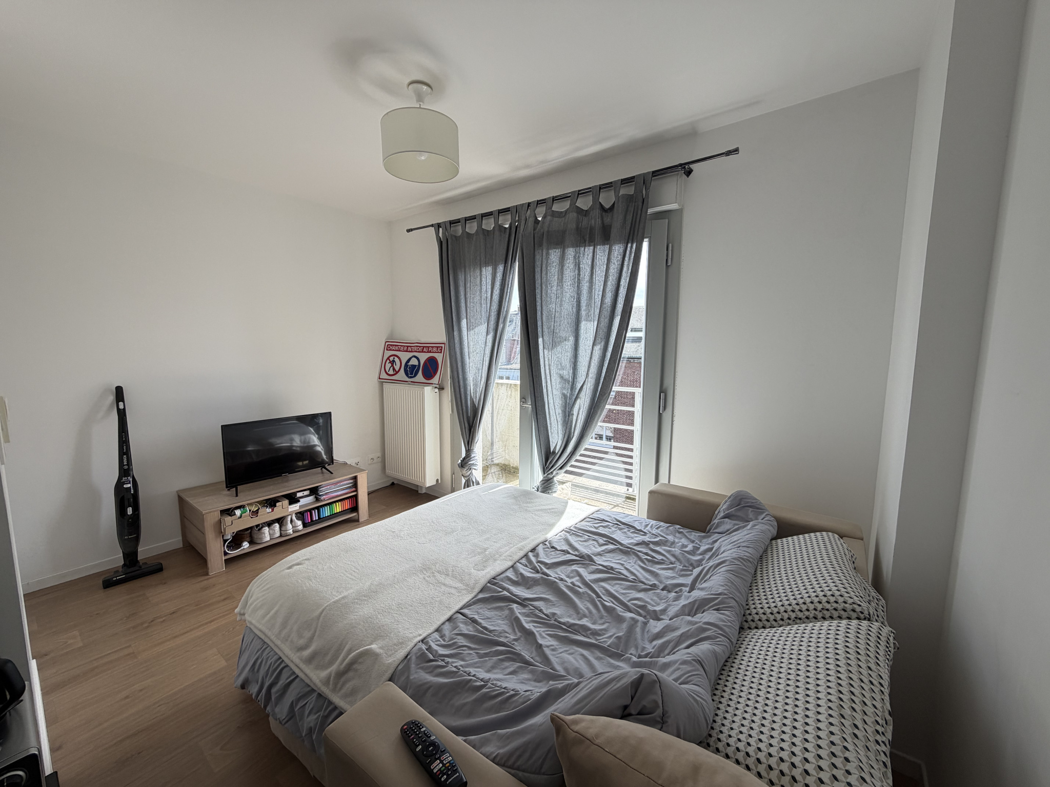 Immo80 – L'immobilier à Amiens et dans la Somme-AMIENS ST LEU – rue Fernel : BEAU STUDIO idéal étudiant(e) avec balcon de 3.40 m2
