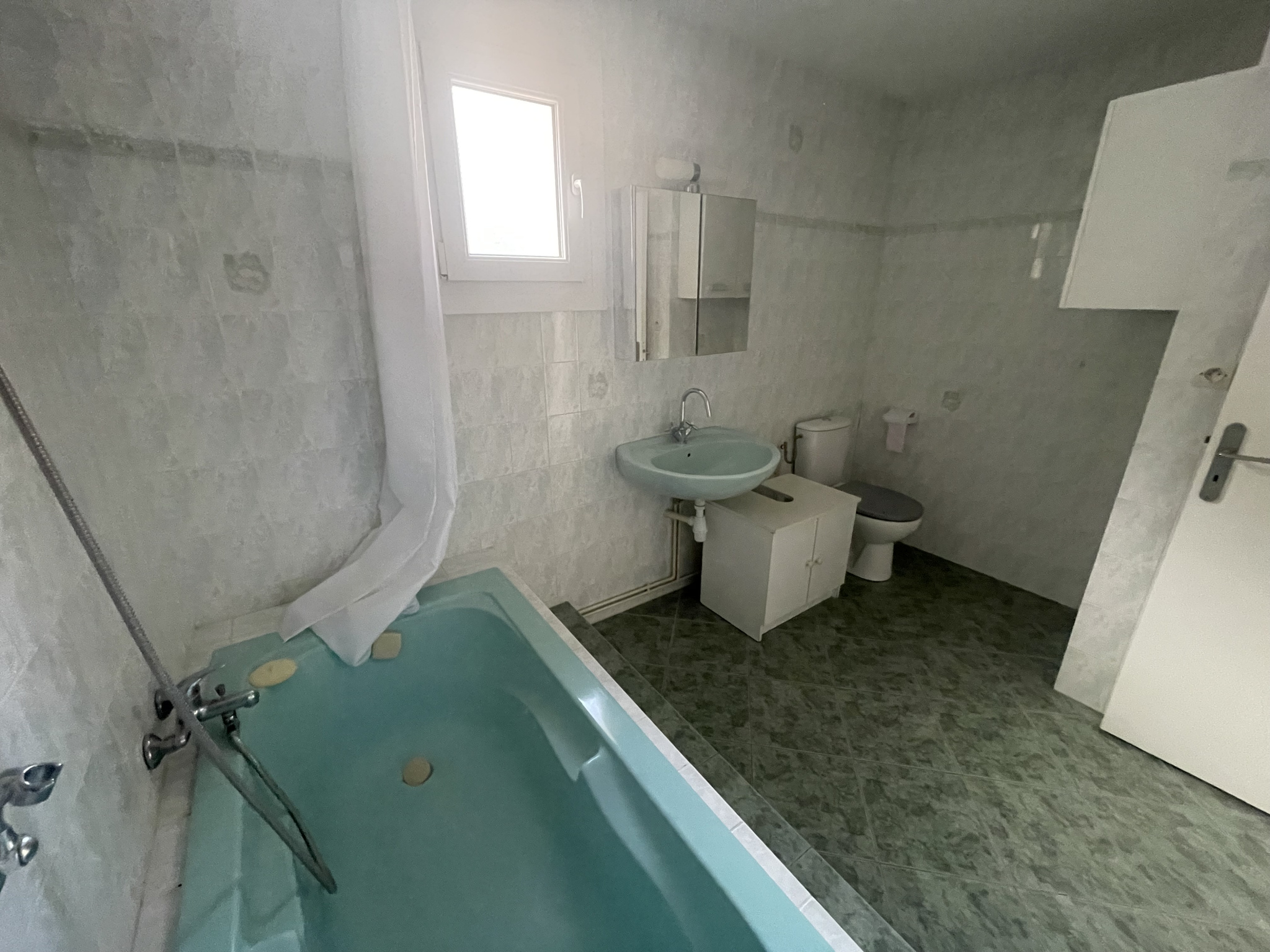 Immo80 – L'immobilier à Amiens et dans la Somme-EN EXCLUSIVITE sur la comune de VIGNACOURT : jolie maison de village T5 en EXCELLENT ETAT