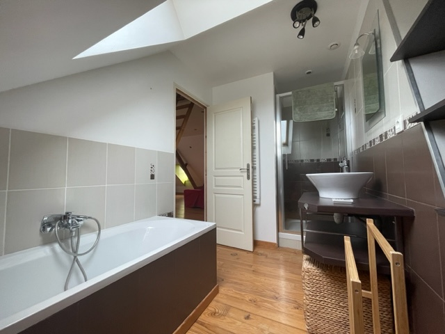 Immo80 – L'immobilier à Amiens et dans la Somme-ABBEVILLE – RUE MILLEVOYE : SUPERBE APPARTEMENT T1  MANSARDEE