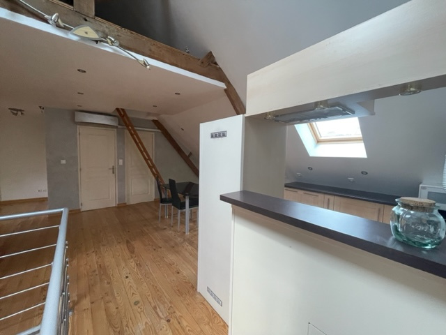 Immo80 – L'immobilier à Amiens et dans la Somme-ABBEVILLE – RUE MILLEVOYE : SUPERBE APPARTEMENT T1  MANSARDEE