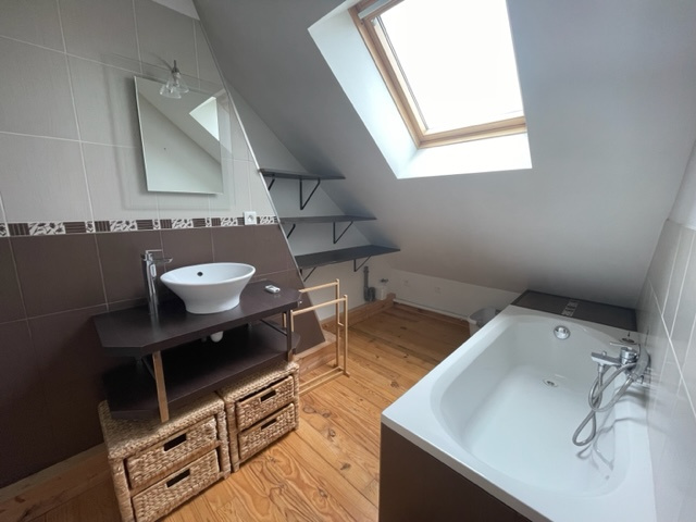 Immo80 – L'immobilier à Amiens et dans la Somme-ABBEVILLE – RUE MILLEVOYE : SUPERBE APPARTEMENT T1  MANSARDEE