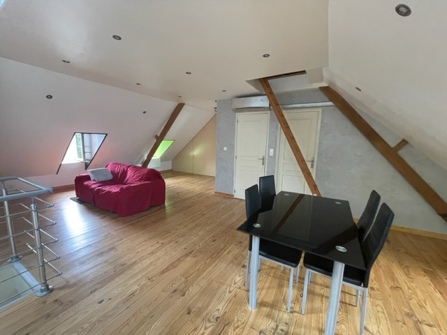 Immo80 – L'immobilier à Amiens et dans la Somme-ABBEVILLE – RUE MILLEVOYE : SUPERBE APPARTEMENT T1  MANSARDEE