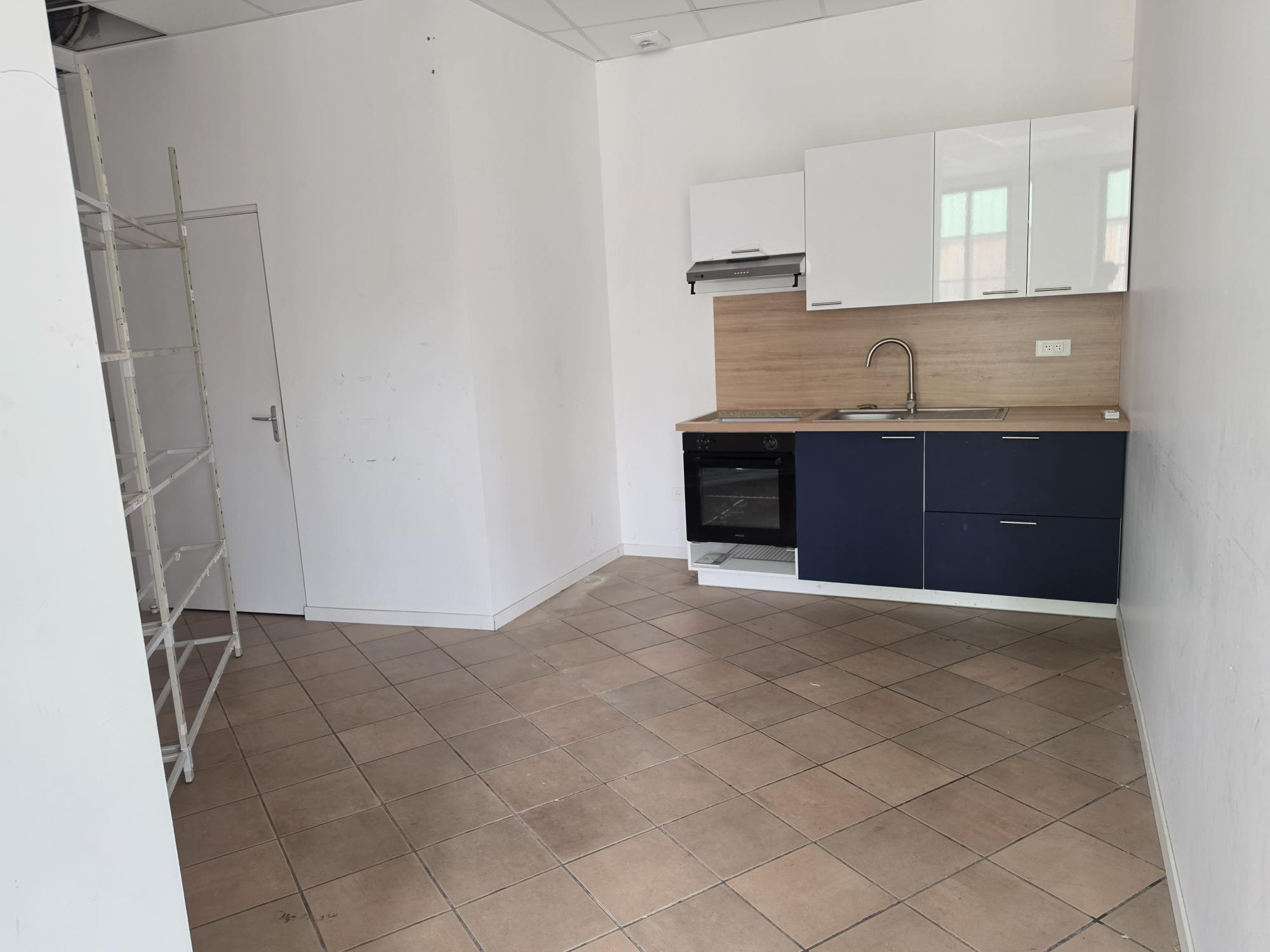 Immo80 – L'immobilier à Amiens et dans la Somme-QUERRIEU : LOCAL COMMERCIAL ou de BUREAUX