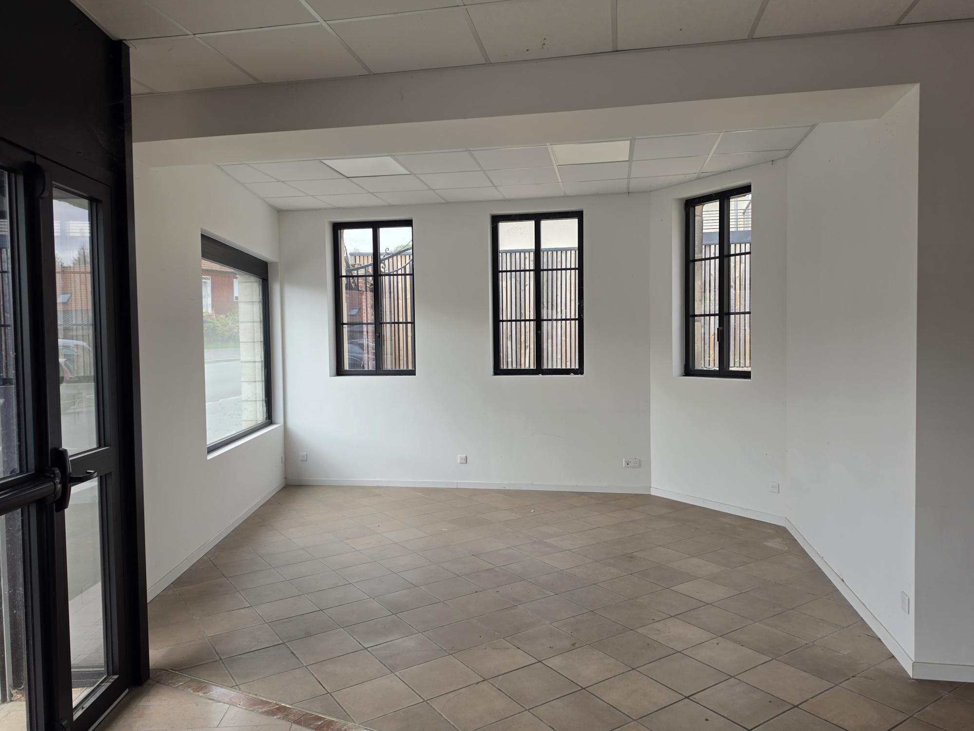 Immo80 – L'immobilier à Amiens et dans la Somme-QUERRIEU : LOCAL COMMERCIAL ou de BUREAUX