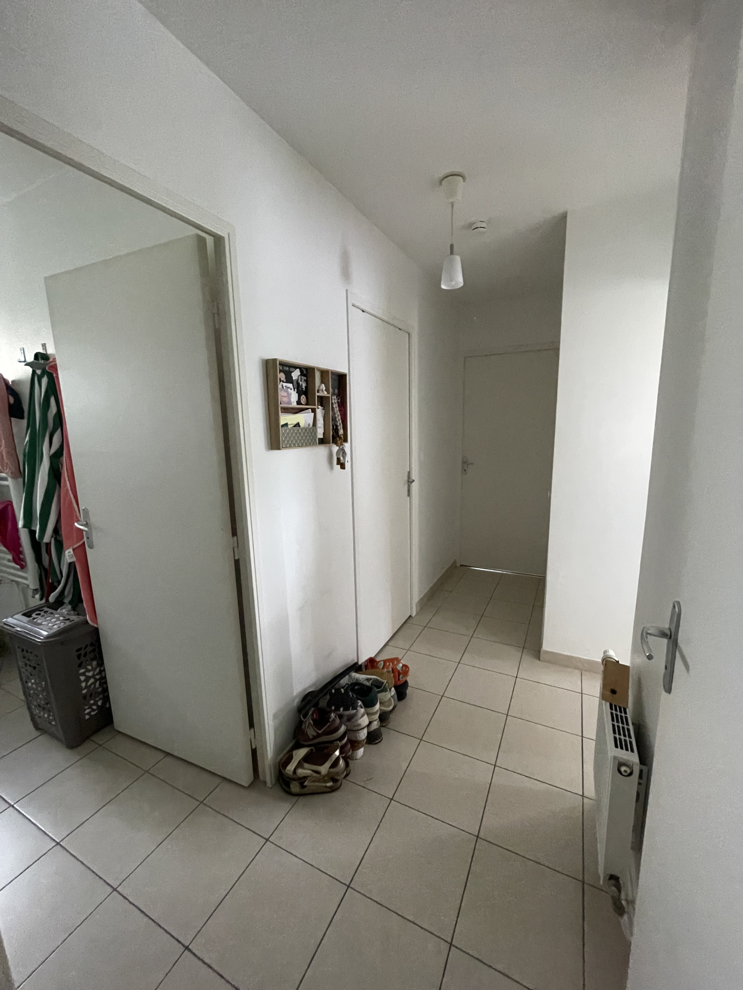 Immo80 – L'immobilier à Amiens et dans la Somme-AMLIENS SUD : BEL APPARTEMENT T3 avec balcon, parking, garage et cave dans résidence CALME ET SECURISEE