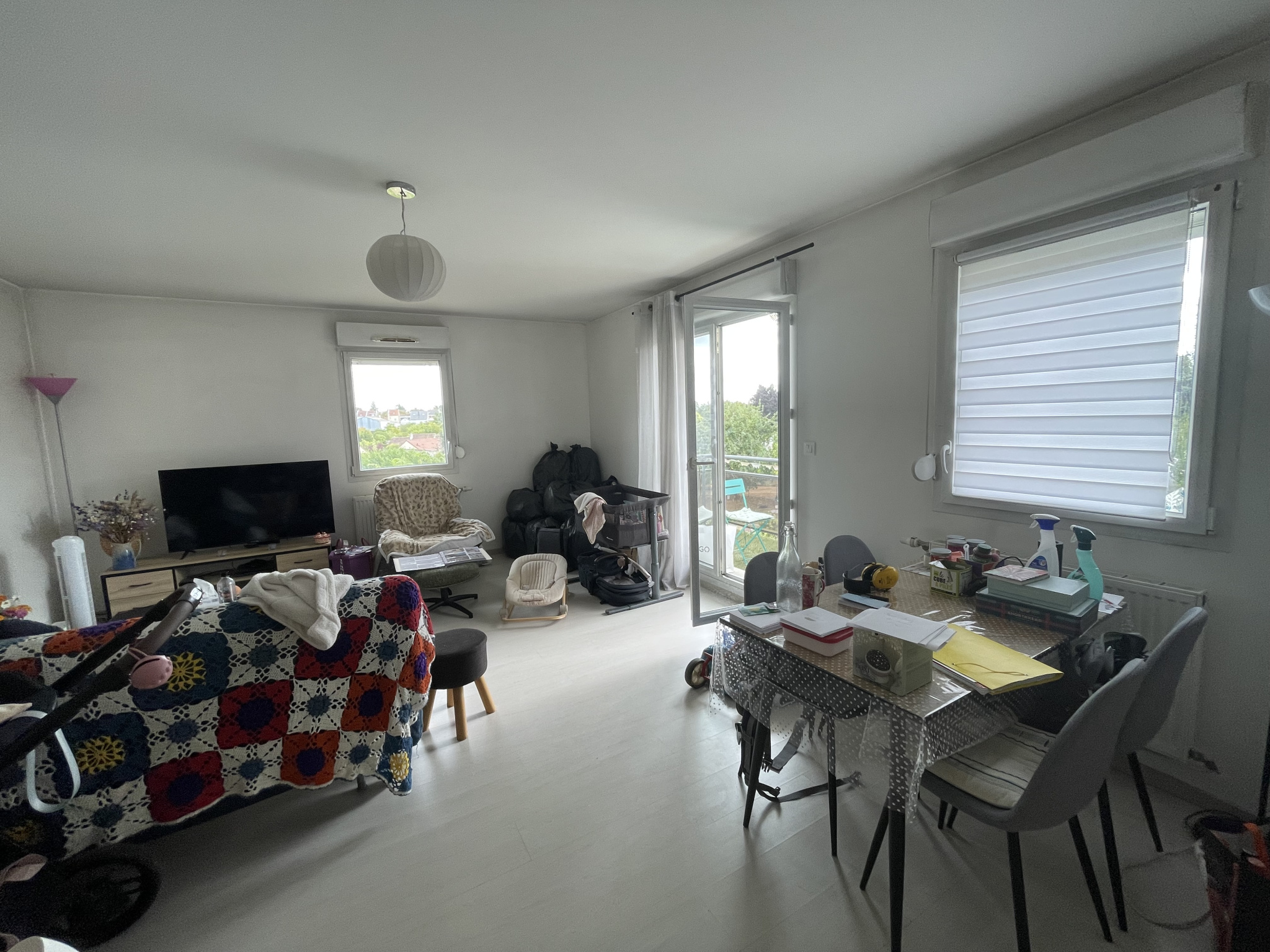 Immo80 – L'immobilier à Amiens et dans la Somme-AMLIENS SUD : BEL APPARTEMENT T3 avec balcon, parking, garage et cave dans résidence CALME ET SECURISEE