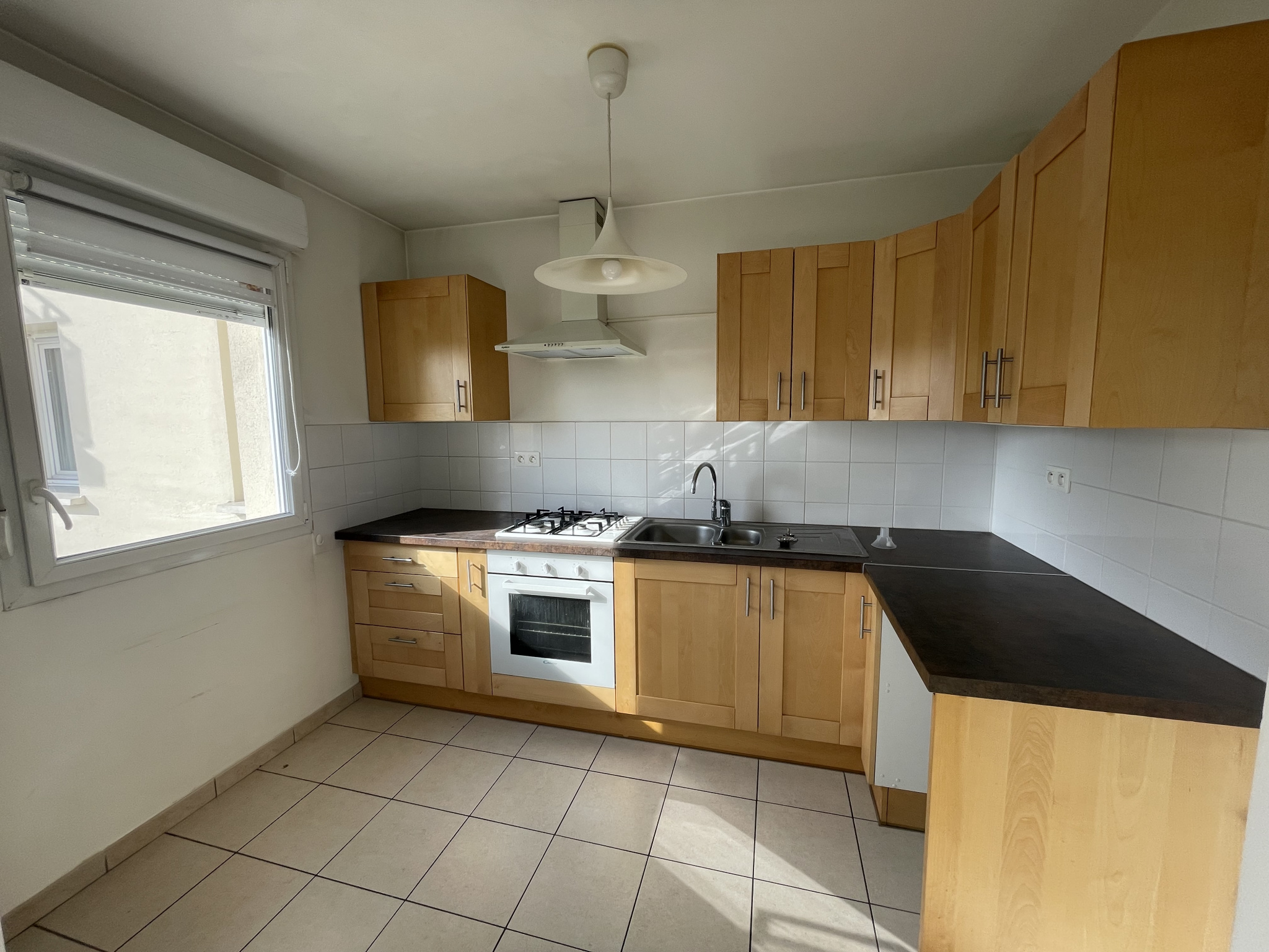 Immo80 – L'immobilier à Amiens et dans la Somme-AMLIENS SUD : BEL APPARTEMENT T3 avec balcon, parking, garage et cave dans résidence CALME ET...