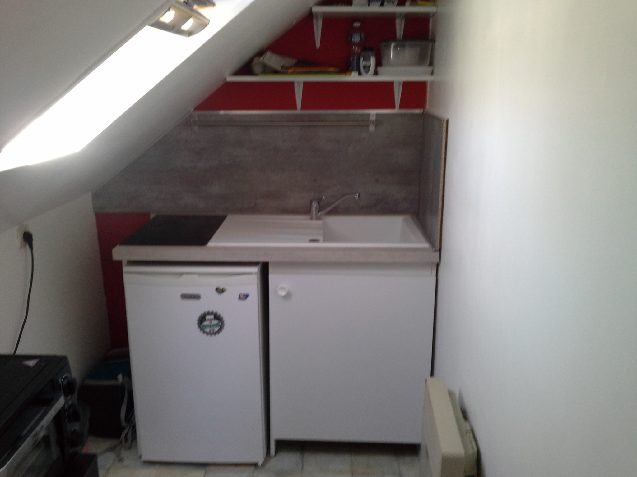 Immo80 – L'immobilier à Amiens et dans la Somme-AMIENS FBG DE HEM – proche du Parc de la Hotoie : APPARTEMENT T1 2nd étage mansardé